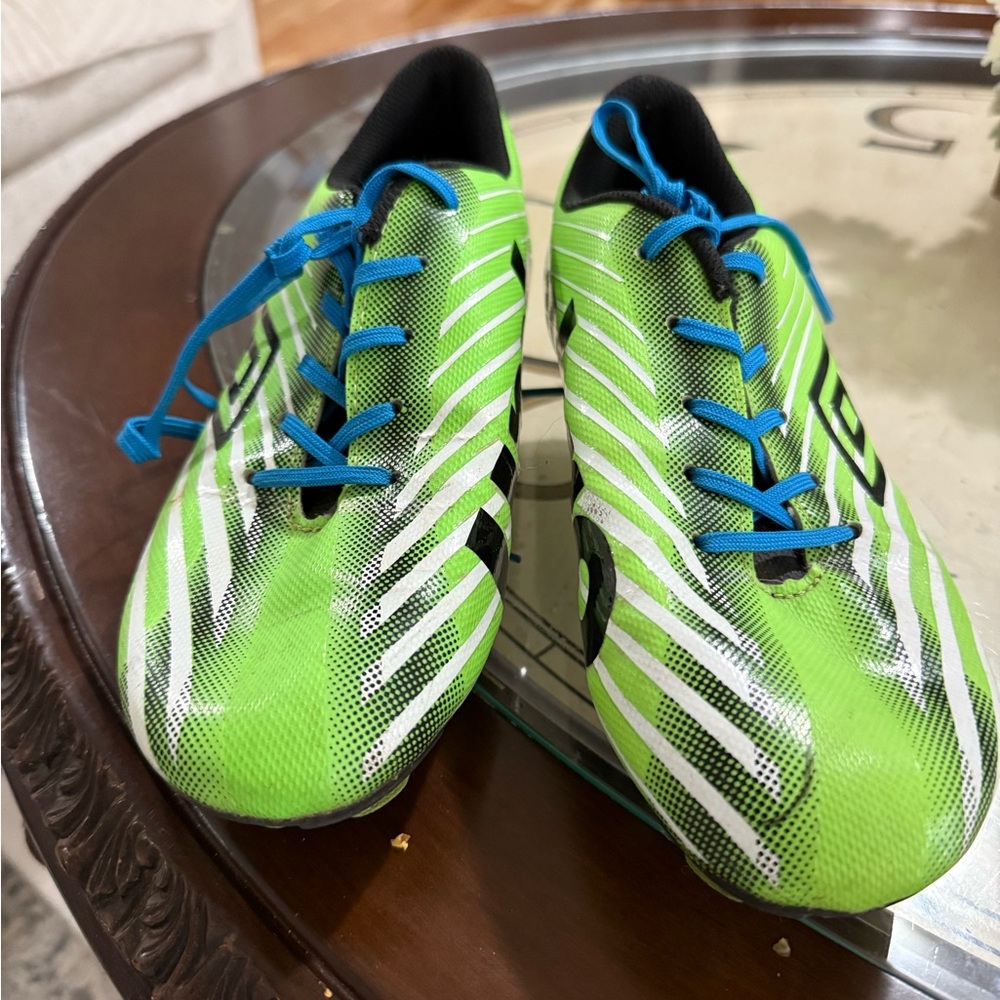 umbro soccer cleats size 6